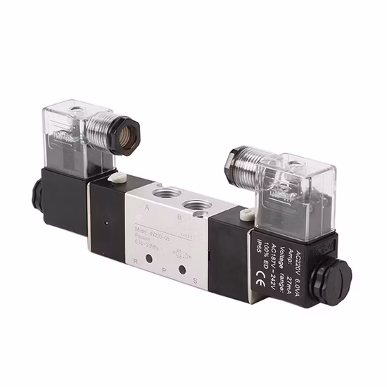 4V220-08-5-Way-2-Position-1-4-Pneumatic-Double-Coil-Solenoid-Valve سلكتور هواء كهربائي 4V220-08 بملفين كهربائيين – 5/2 Way Double Solenoid Valve - الصورة 1